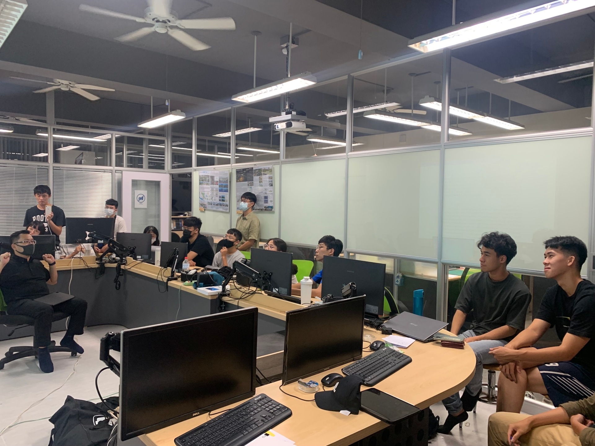 建築系陳怡兆副教授指導點評圖片