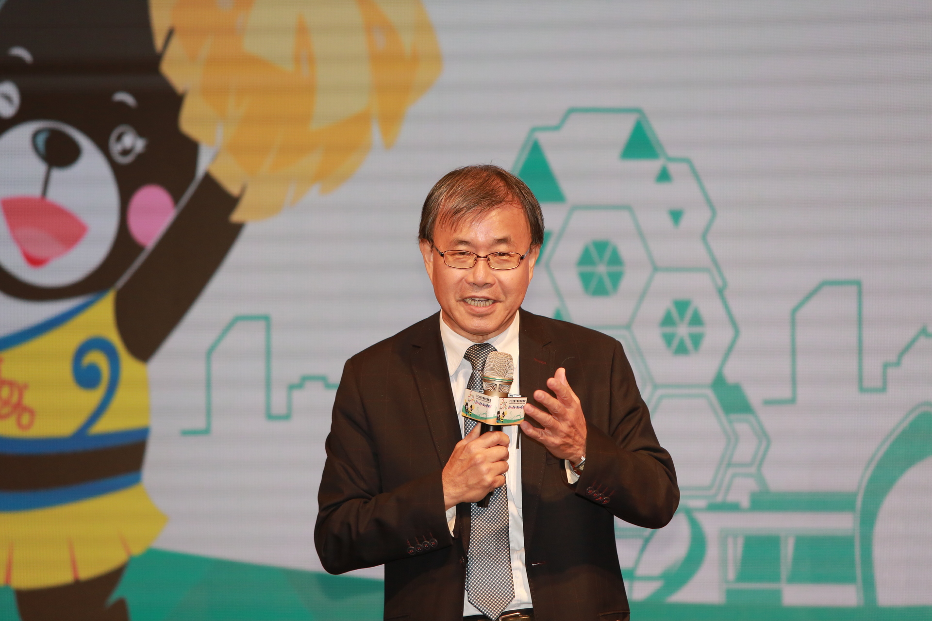 國立中山大學鄭英耀校長致詞圖片