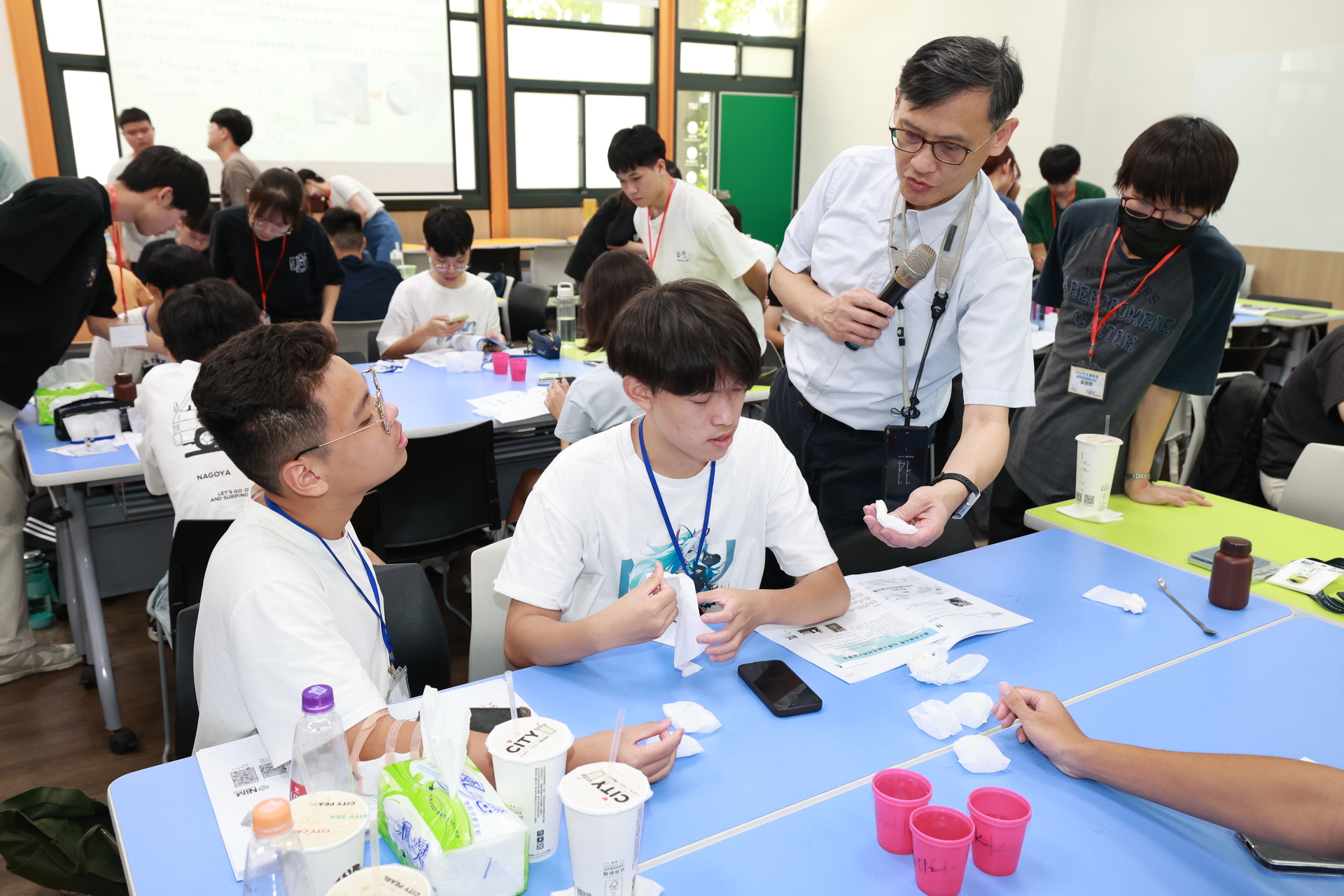 高雄大學仿生實驗營 帶高中生探索綠色科技004