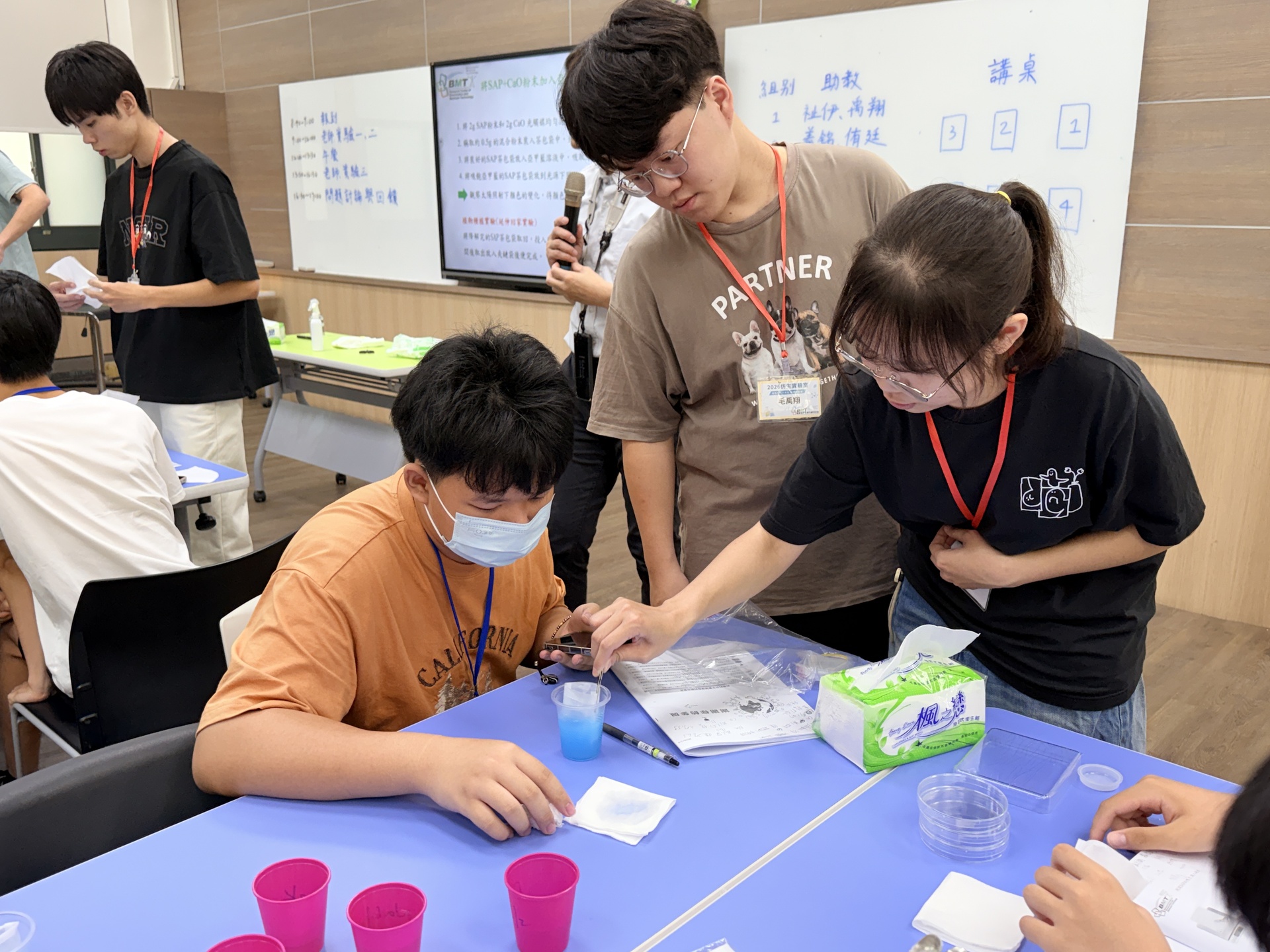 高雄大學仿生實驗營 帶高中生探索綠色科技007