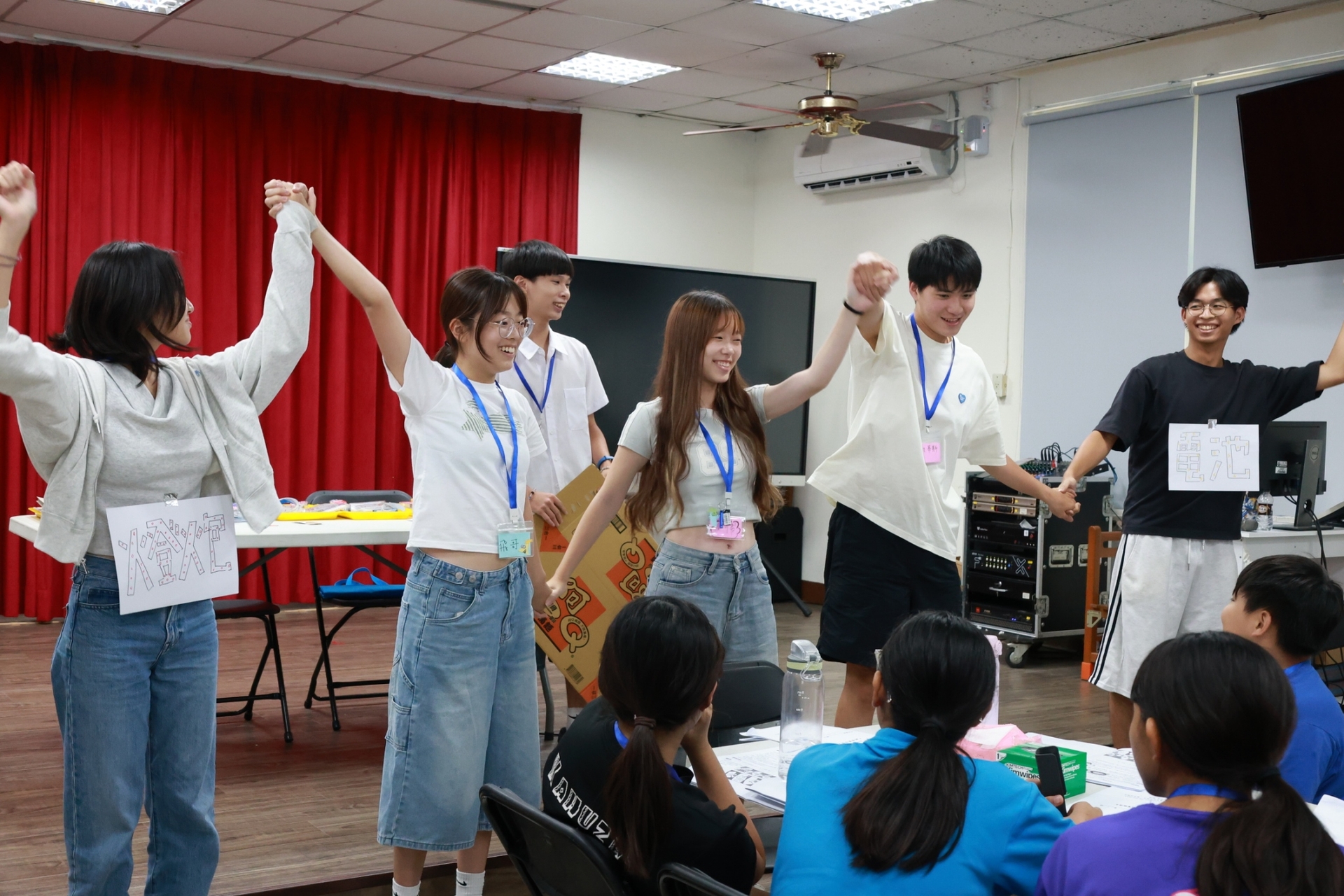 高雄大學科普團隊深耕原鄉6年 攜手學生志工走進桃源國小005
