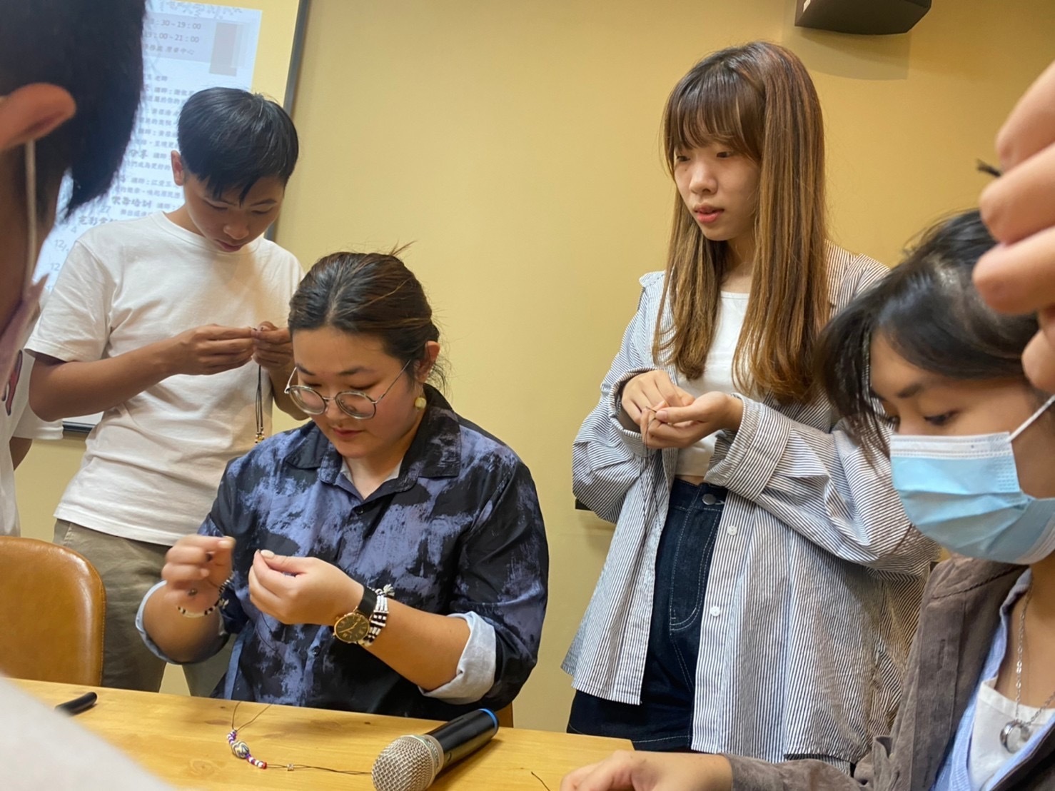 Handcrafting Glass Beads from the Paiwan Tribe: Passing on the Delight of Indigenous Culture 002
