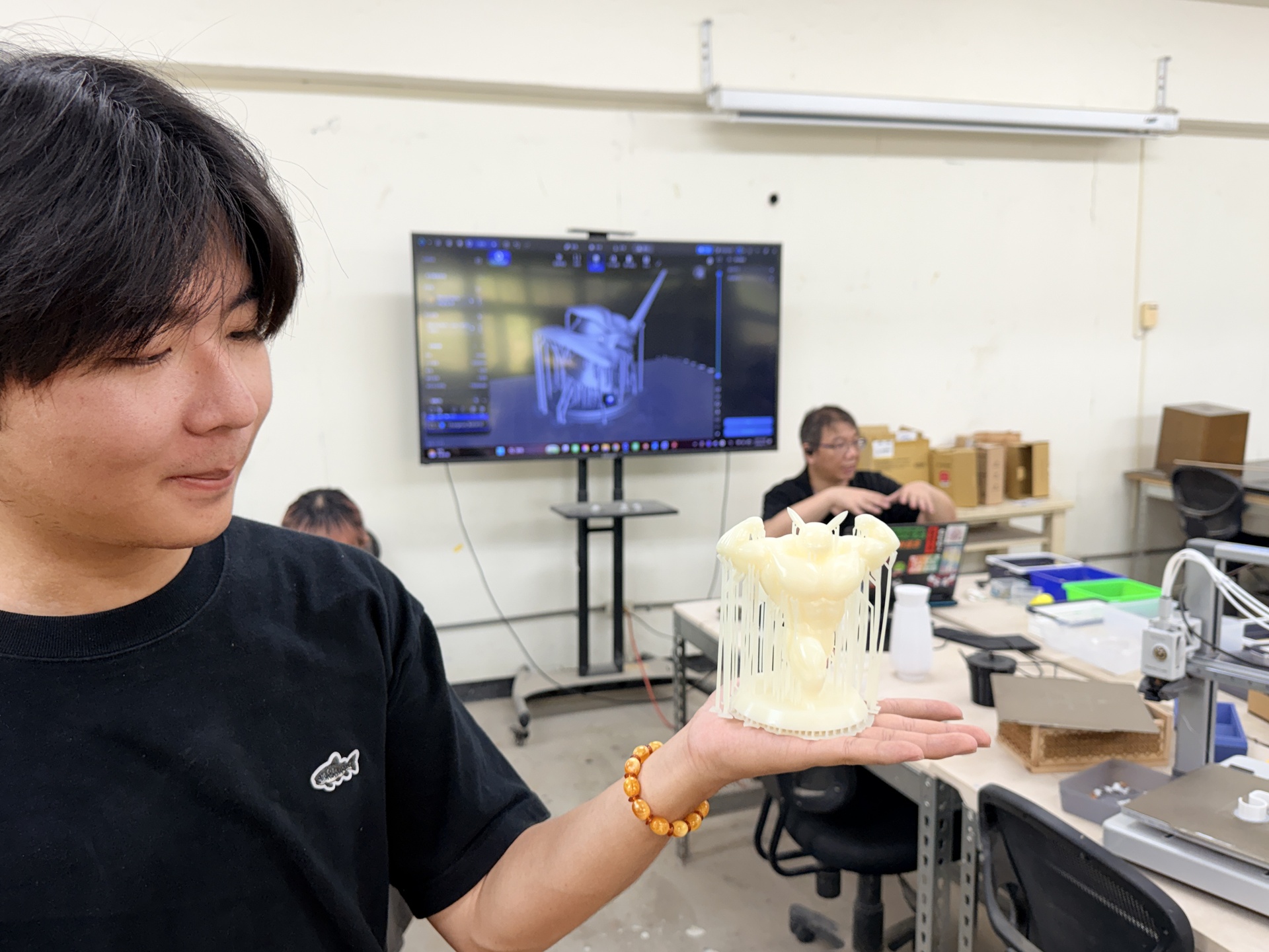 學務處「來高大過暑假－英倫瘋×工藝創作坊」帶領高中生感受大學跨域學習多元樣貌009