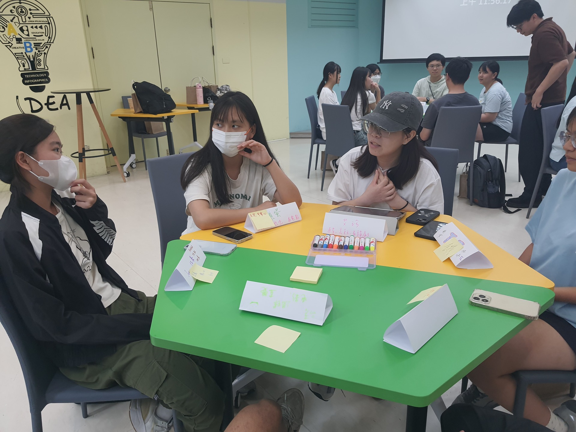 學務處「來高大過暑假－英倫瘋×工藝創作坊」帶領高中生感受大學跨域學習多元樣貌015