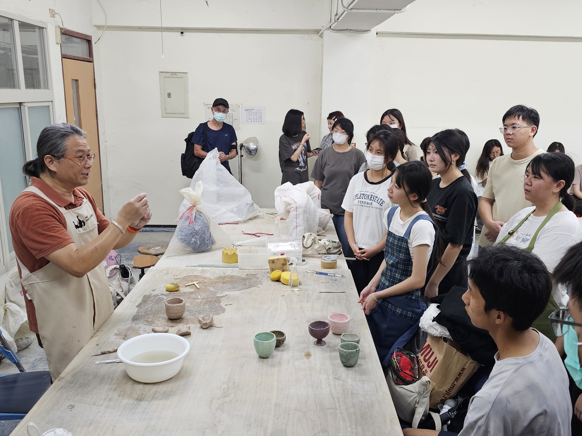 學務處「來高大過暑假－英倫瘋×工藝創作坊」帶領高中生感受大學跨域學習多元樣貌025