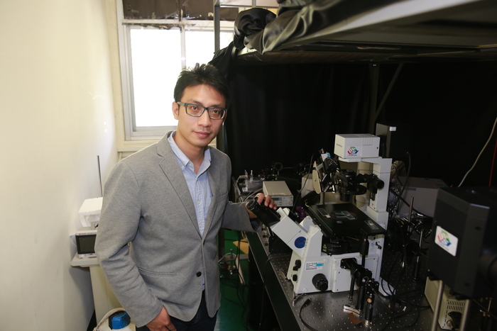 成大光電系教授吳品頡 獲選高大第2屆傑出校友 勉學弟妹 高科技產業 物理人才不缺席圖片