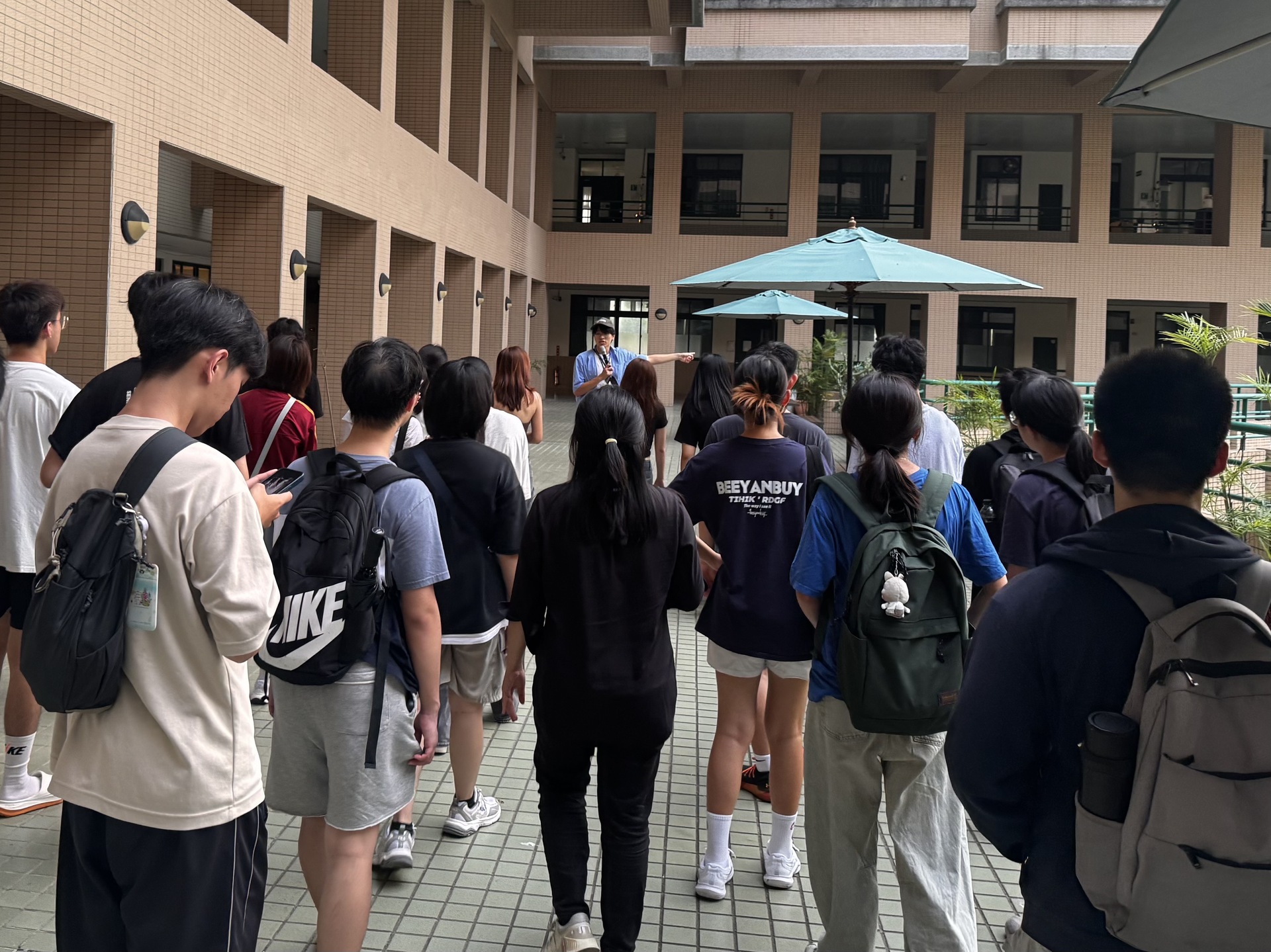 引導員陪伴領騎 「大學入門」帶新生啟程探索高大校園002