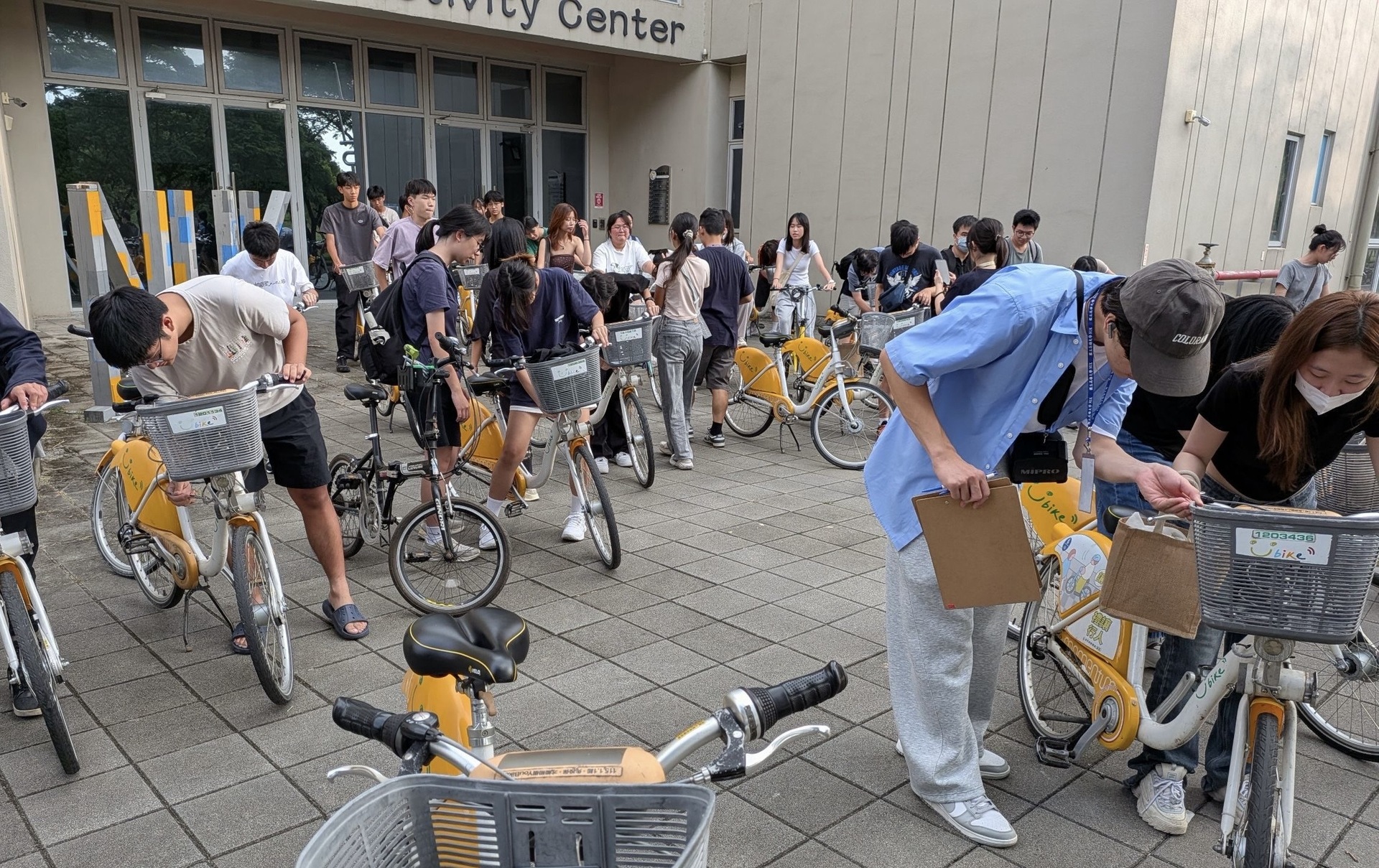 引導員陪伴領騎 「大學入門」帶新生啟程探索高大校園003