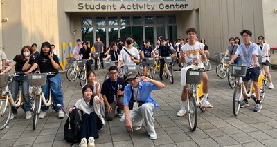 引導員陪伴領騎 「大學入門」帶新生啟程探索高大校園