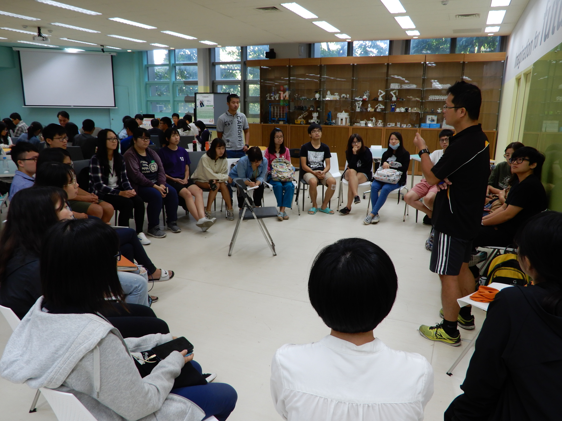 教育部「數位學伴計畫」傑出典範表揚，高大學生蘇儀倫、黃昱文、黃鈺傑、陳怡欣獲獎。圖片