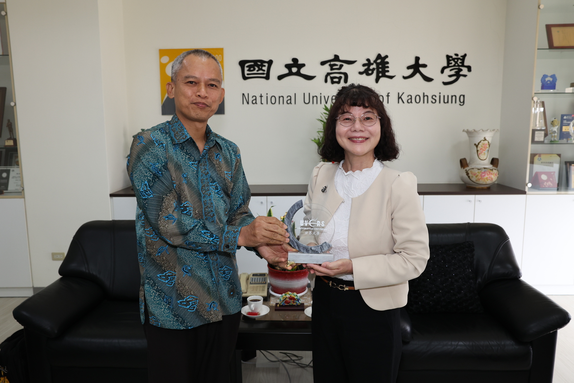 Universitas Universal from Indonesia visited National University of Kaohsiung to discuss cooperation matters. 003Image