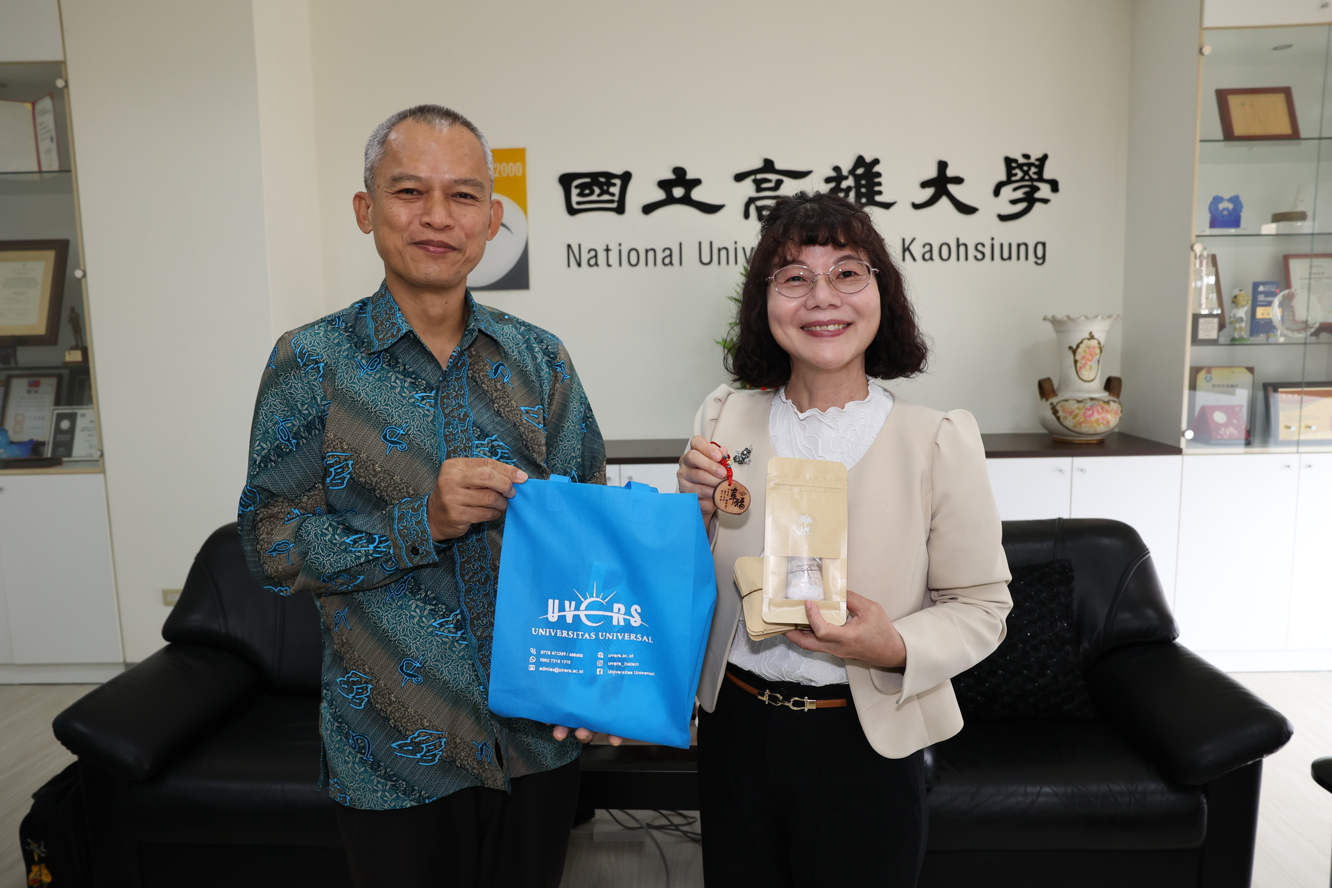Universitas Universal from Indonesia visited National University of Kaohsiung to discuss cooperation matters. 004Image