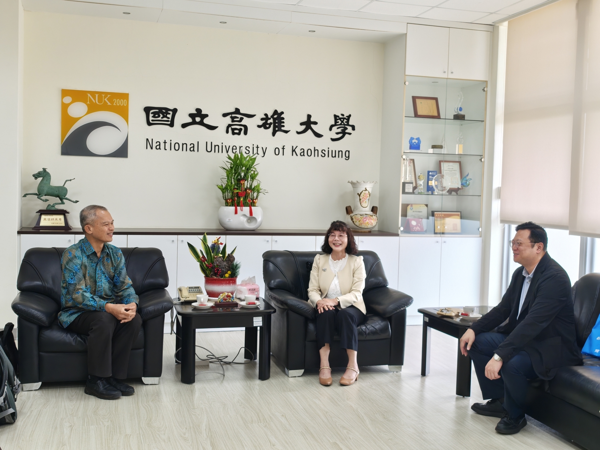 Universitas Universal from Indonesia visited National University of Kaohsiung to discuss cooperation matters. 007Image