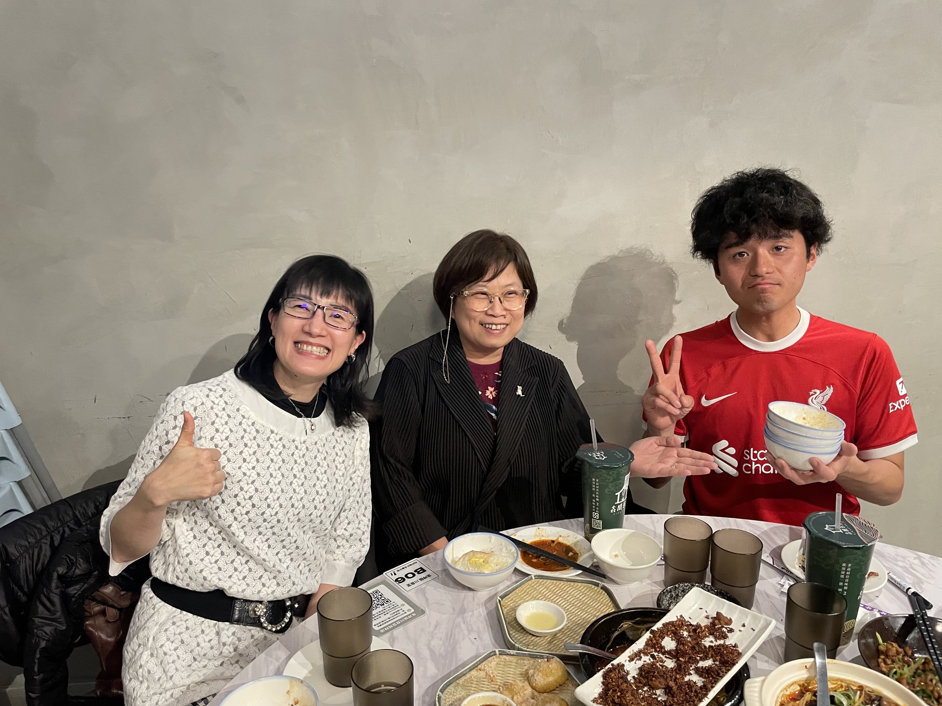 國際處邀境外生圍爐寫紅包迎新年004圖片