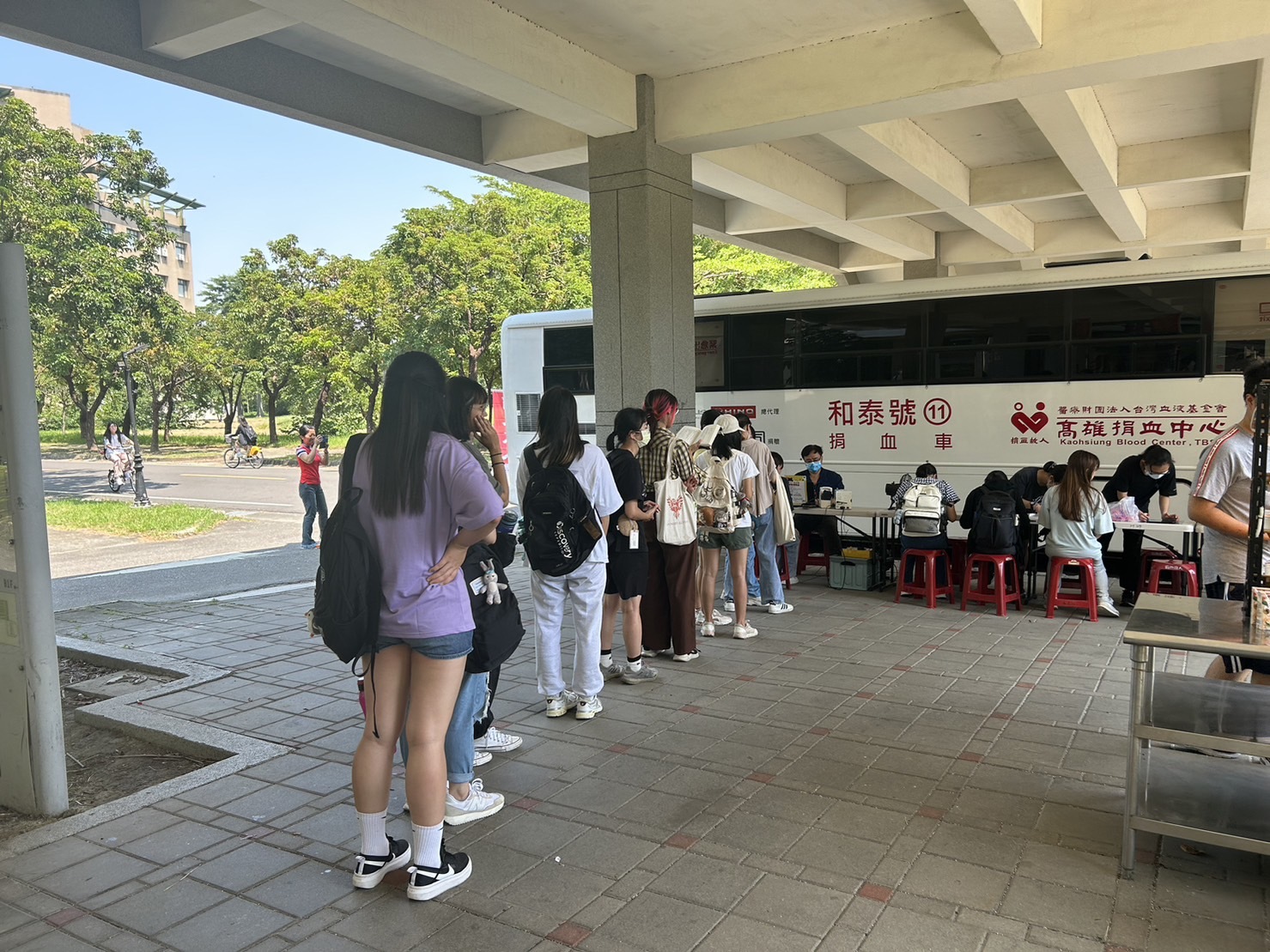 國立高雄大學學務處、高雄捐血中心20日共同舉辦9月份校園捐血活動002