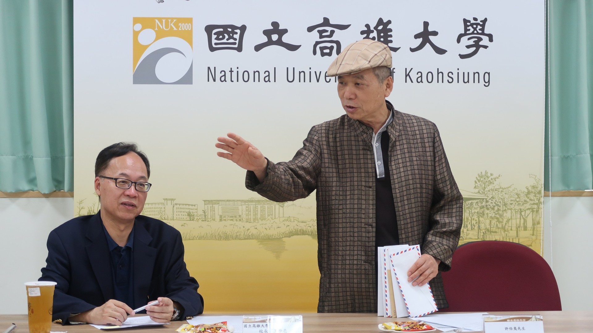 許先生鼓勵同學務要努力向上，擴增視野，並廣結善緣