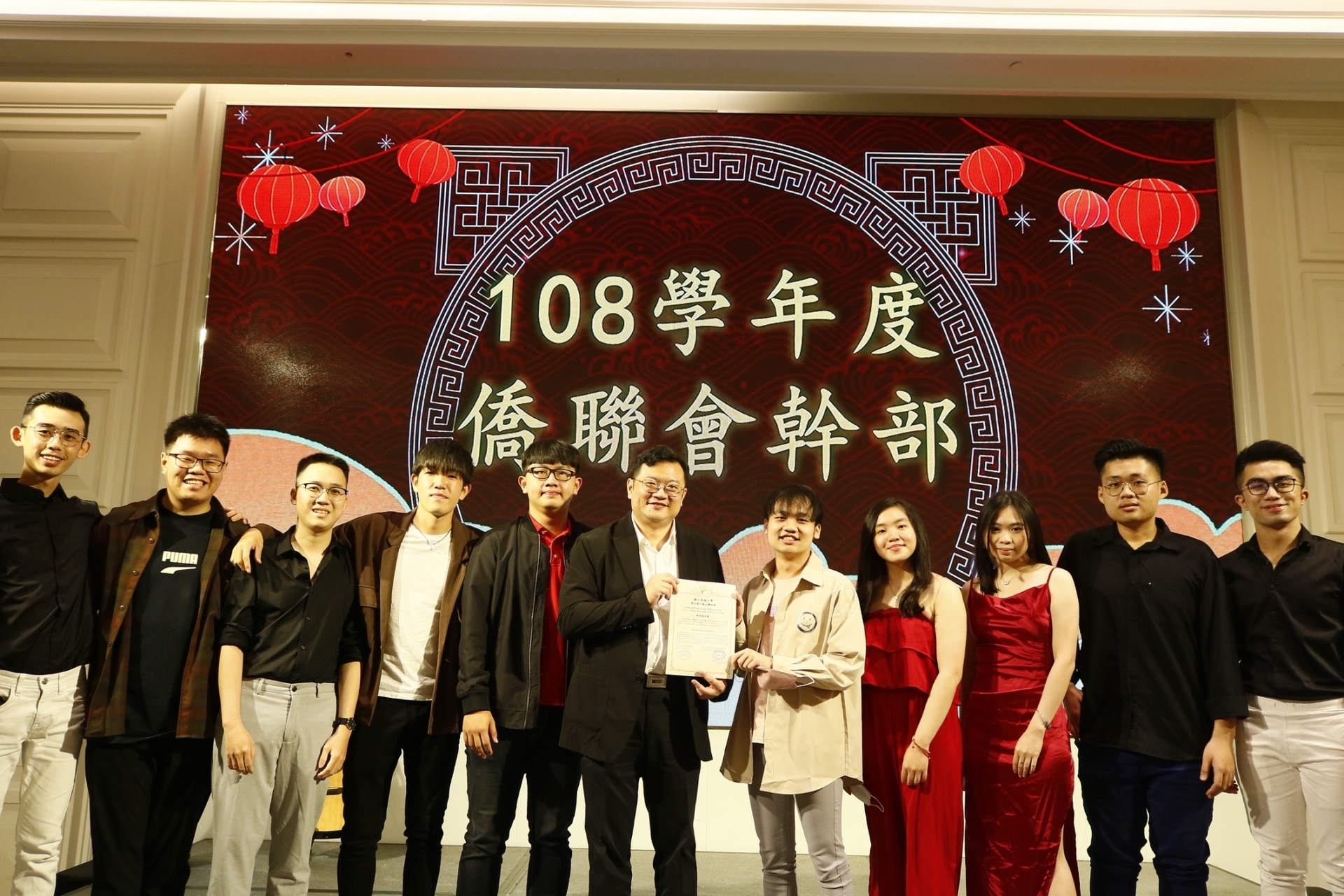 國際長吳行浩與僑聯會幹部合影01