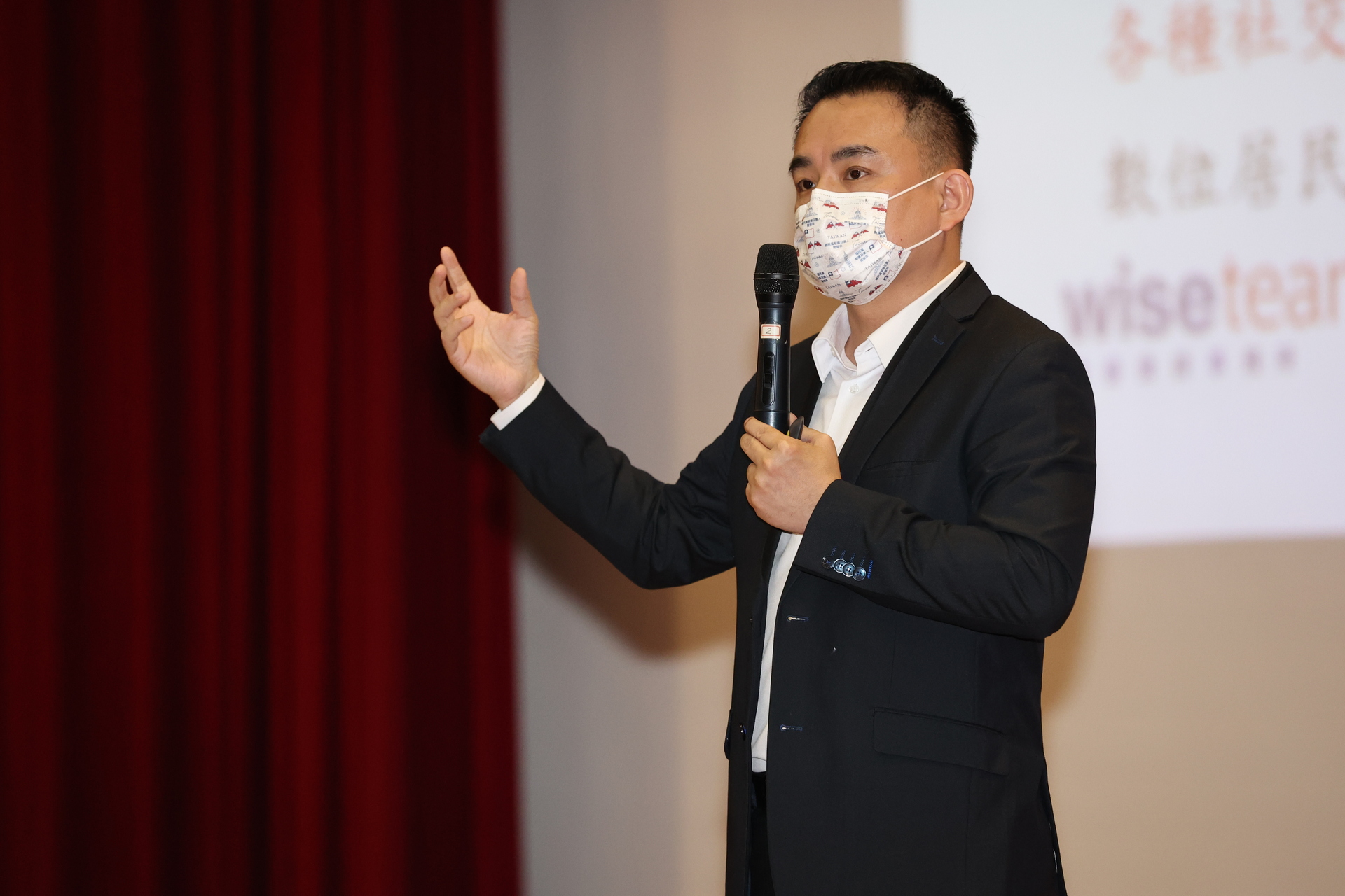 瀛睿律師事務所律師簡榮宗演講，談元宇宙可能產生的法律問題03
