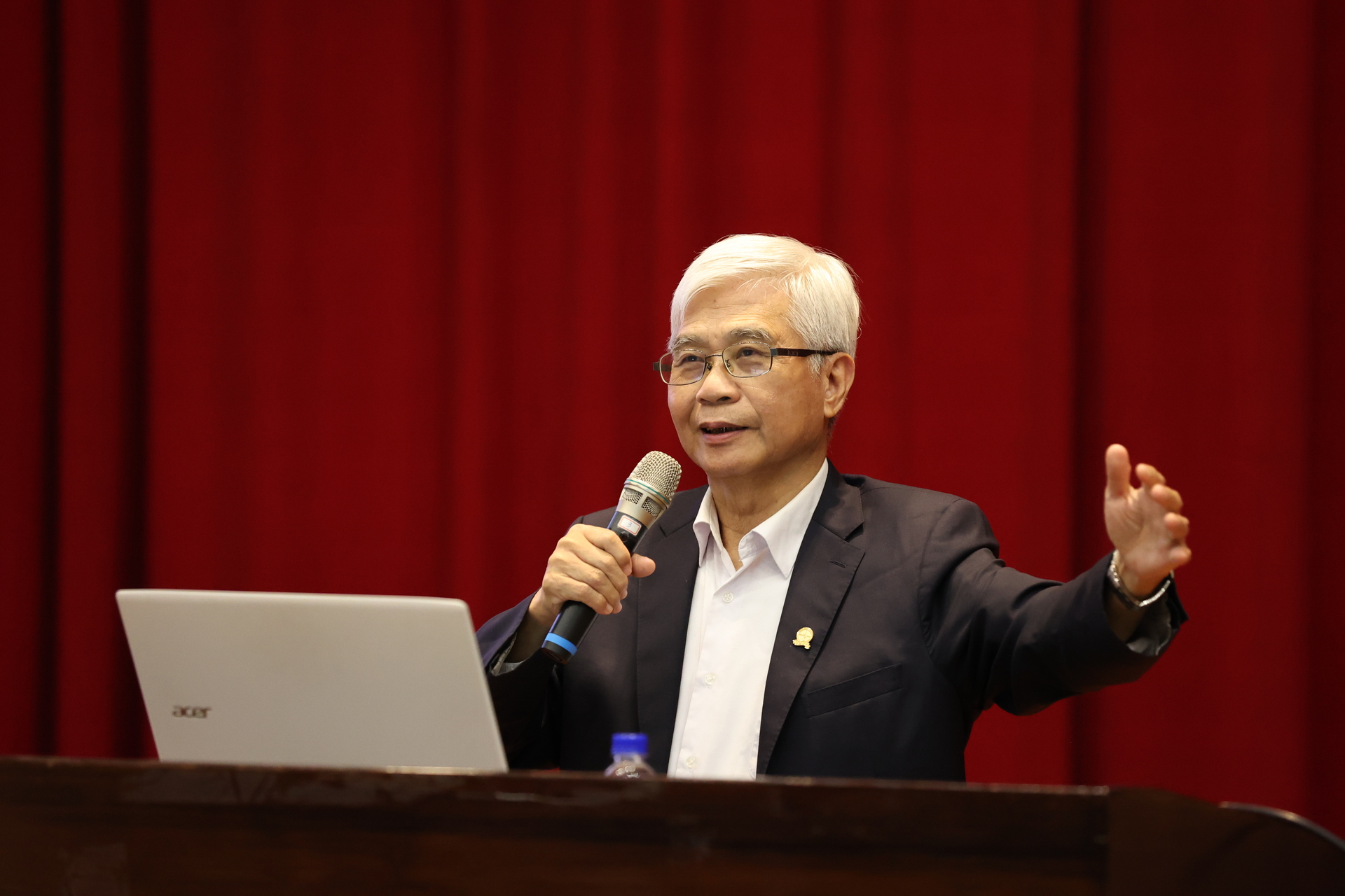 陽明交通大學講座教授紀國鐘演講02