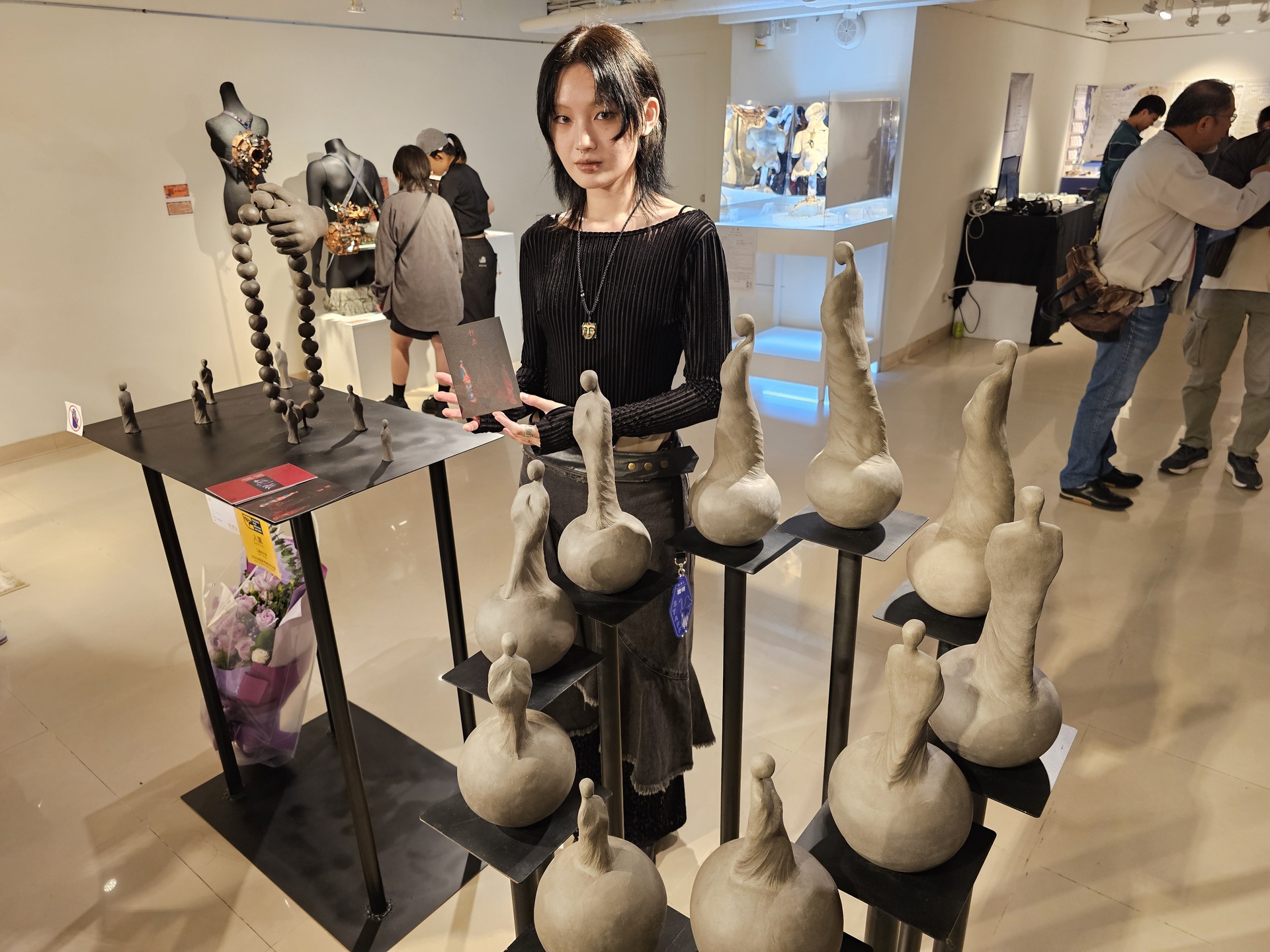 藝創系115級畢業成果展即日起至12日於高雄市文化中心至真堂三館展出022