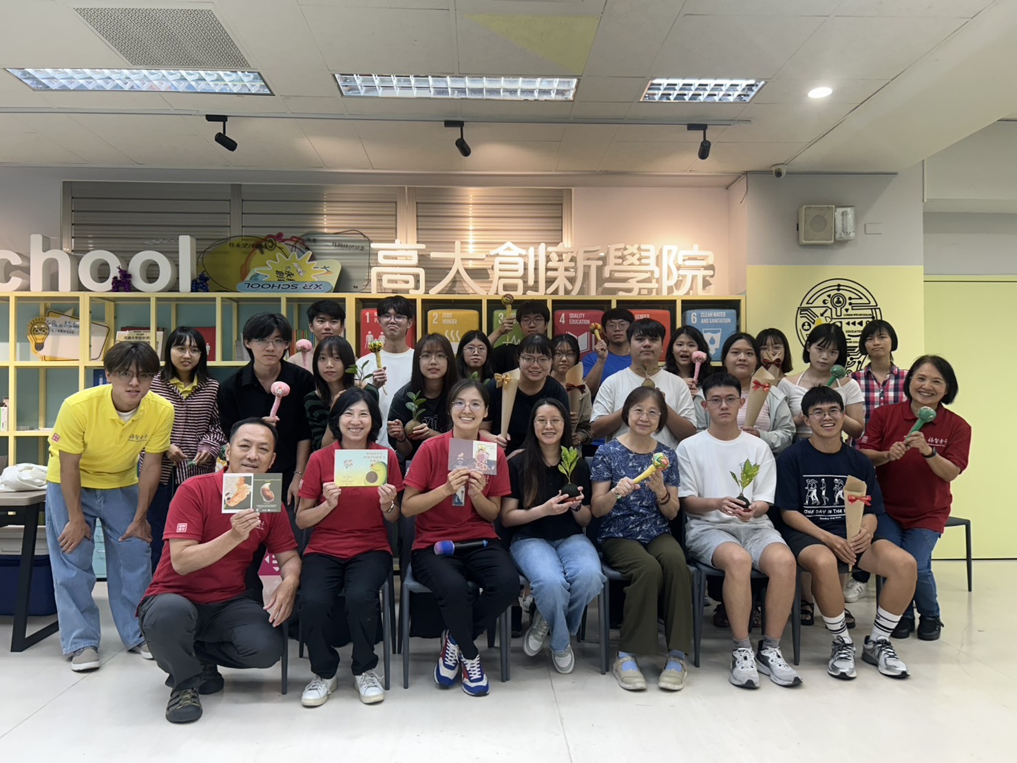 高雄大學攜手福智基金會舉辦母親節手作活動005