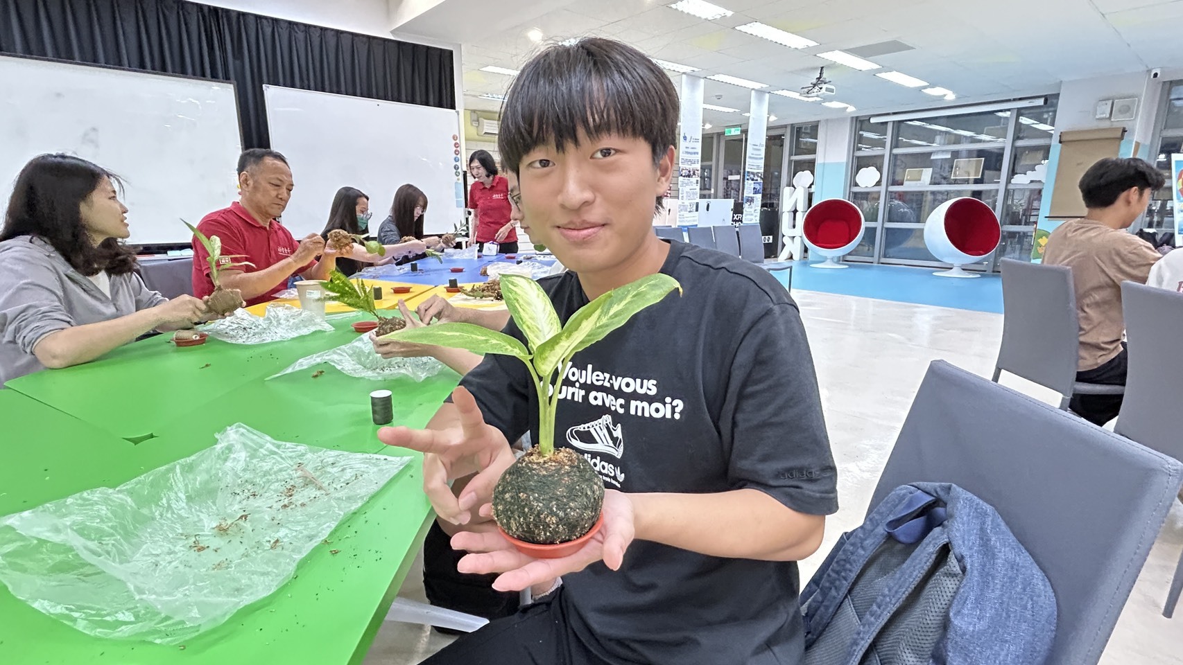 高雄大學攜手福智基金會舉辦母親節手作活動006