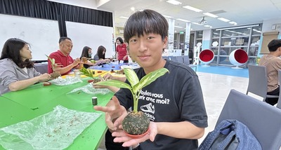 高雄大學攜手福智基金會舉辦母親節手作活動