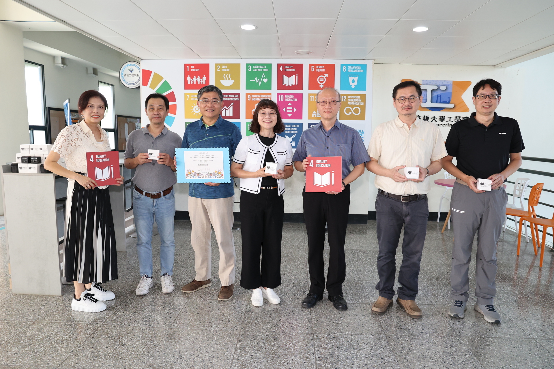 Principal Yueh-Tuan Chen of the NUK visited colleges and the General Education Center to express gratitude. 006