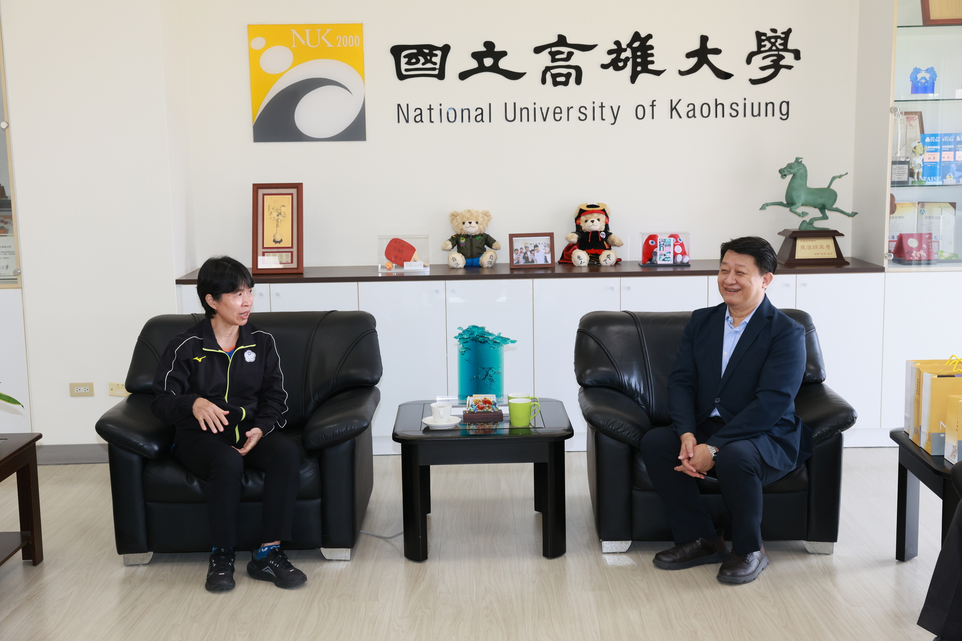 校長陳啓仁接見王明月、田曉雯、林姿妤、蘇晉賢師徒一行，祝福與期勉002