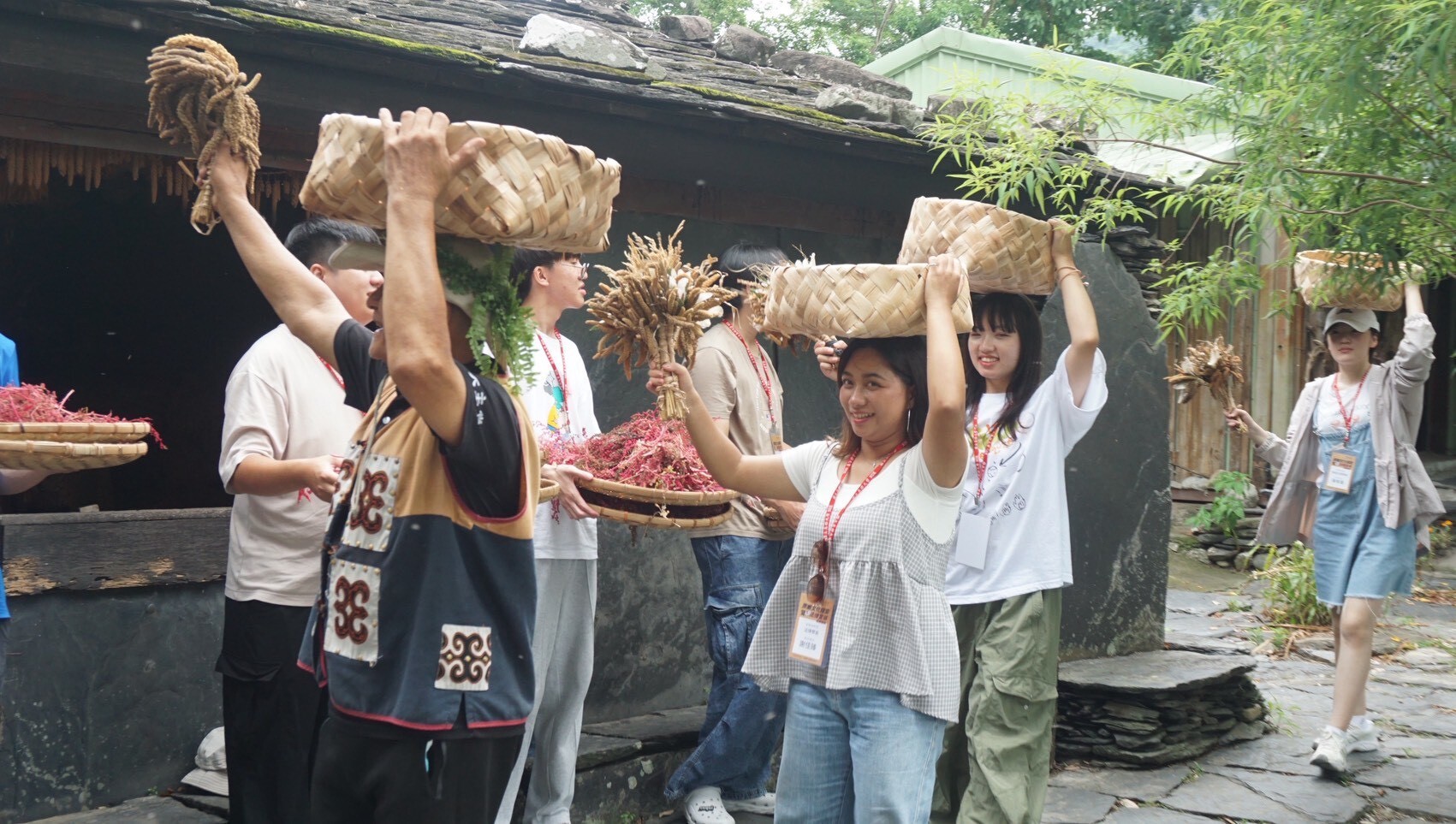 學務處原住民族學生資源中心舉辦「原鄉重返」活動，深入臺東縣金峰鄉002