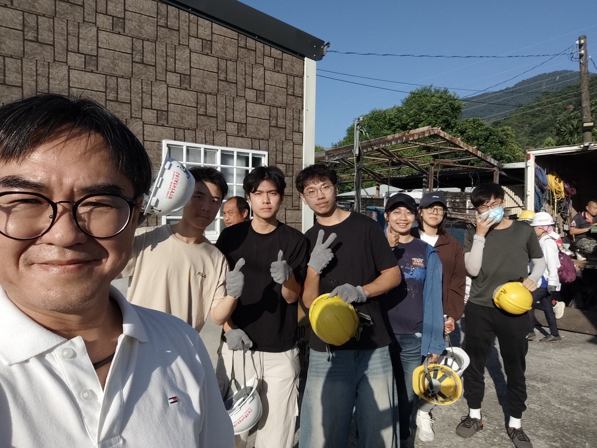 《服務學習》陳致仁師生走進臺東弱勢家庭協助修繕房舍003