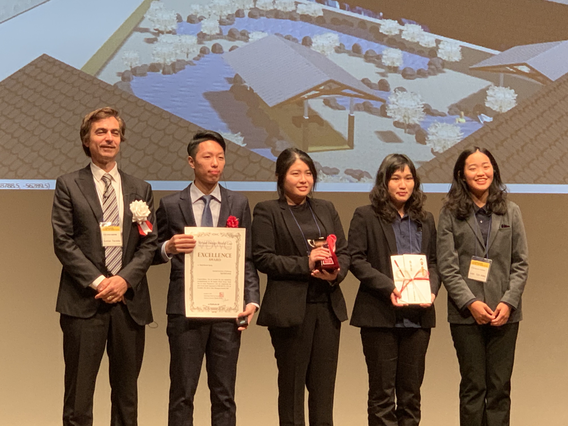 榮獲亞軍的團隊陳政諺、陳冠綺、童俞喬、石紫艵，其作品「Peach Blossom Spring（桃花源）圖片