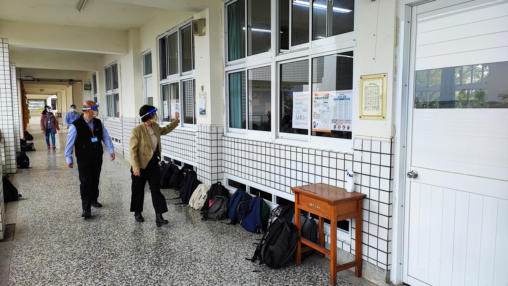 111大學學測今（21）日登場，高雄大學負責高雄三考區，落實防疫規定06