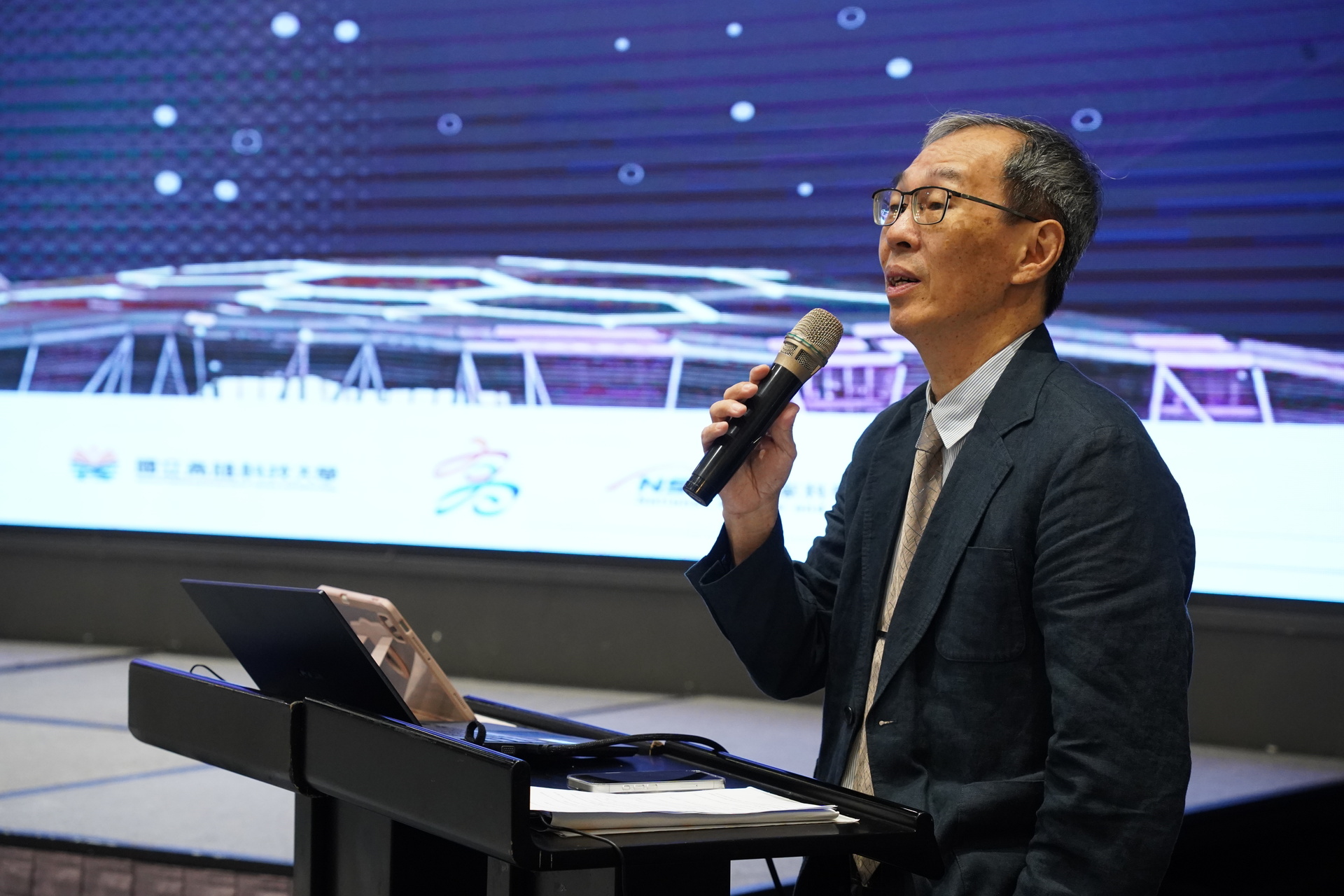 高雄大學資管系、資工系共同主辦第18屆「智慧資訊與資料庫系統國際研討會」005圖片