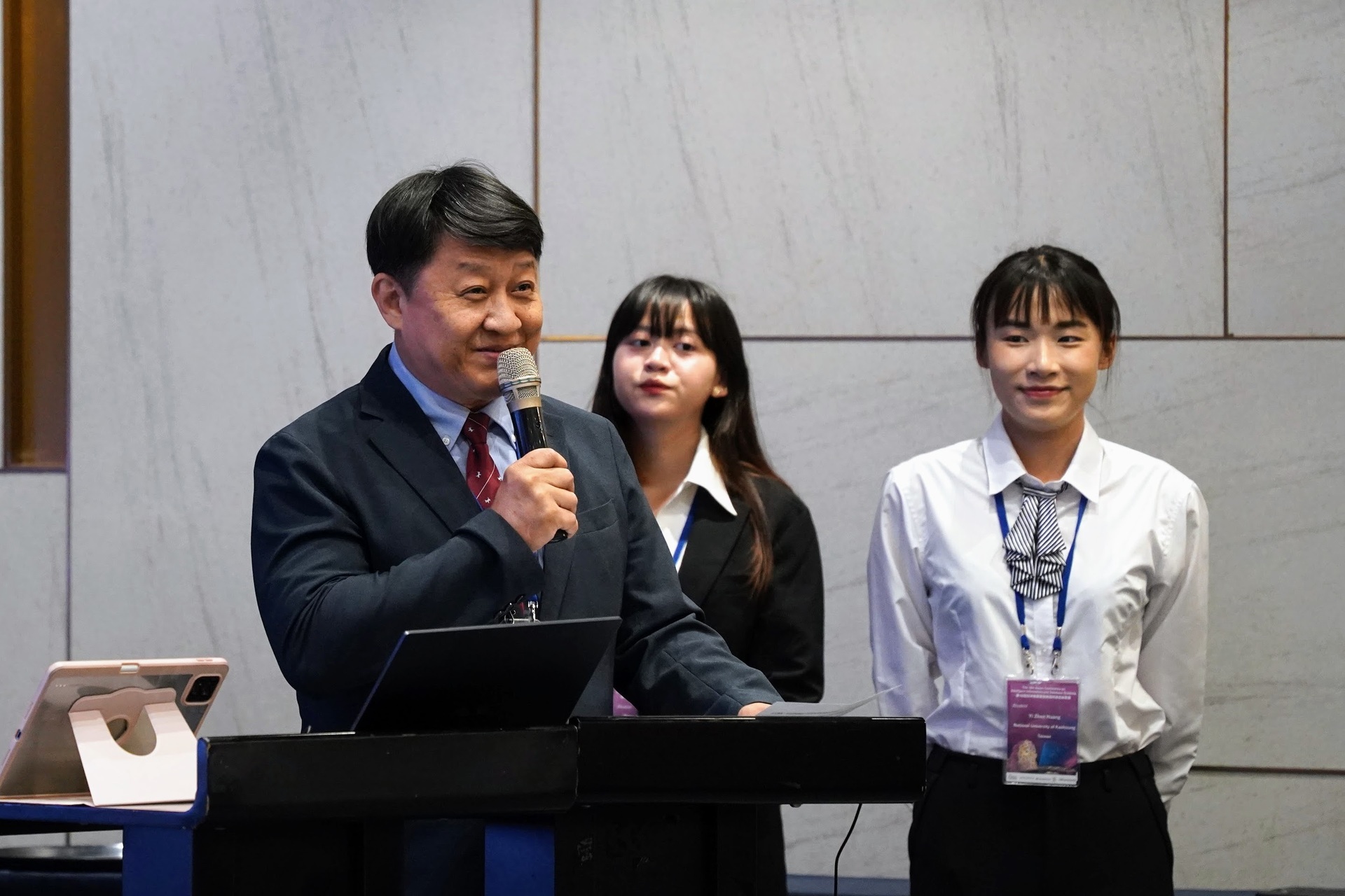 高雄大學資管系、資工系共同主辦第18屆「智慧資訊與資料庫系統國際研討會」009圖片