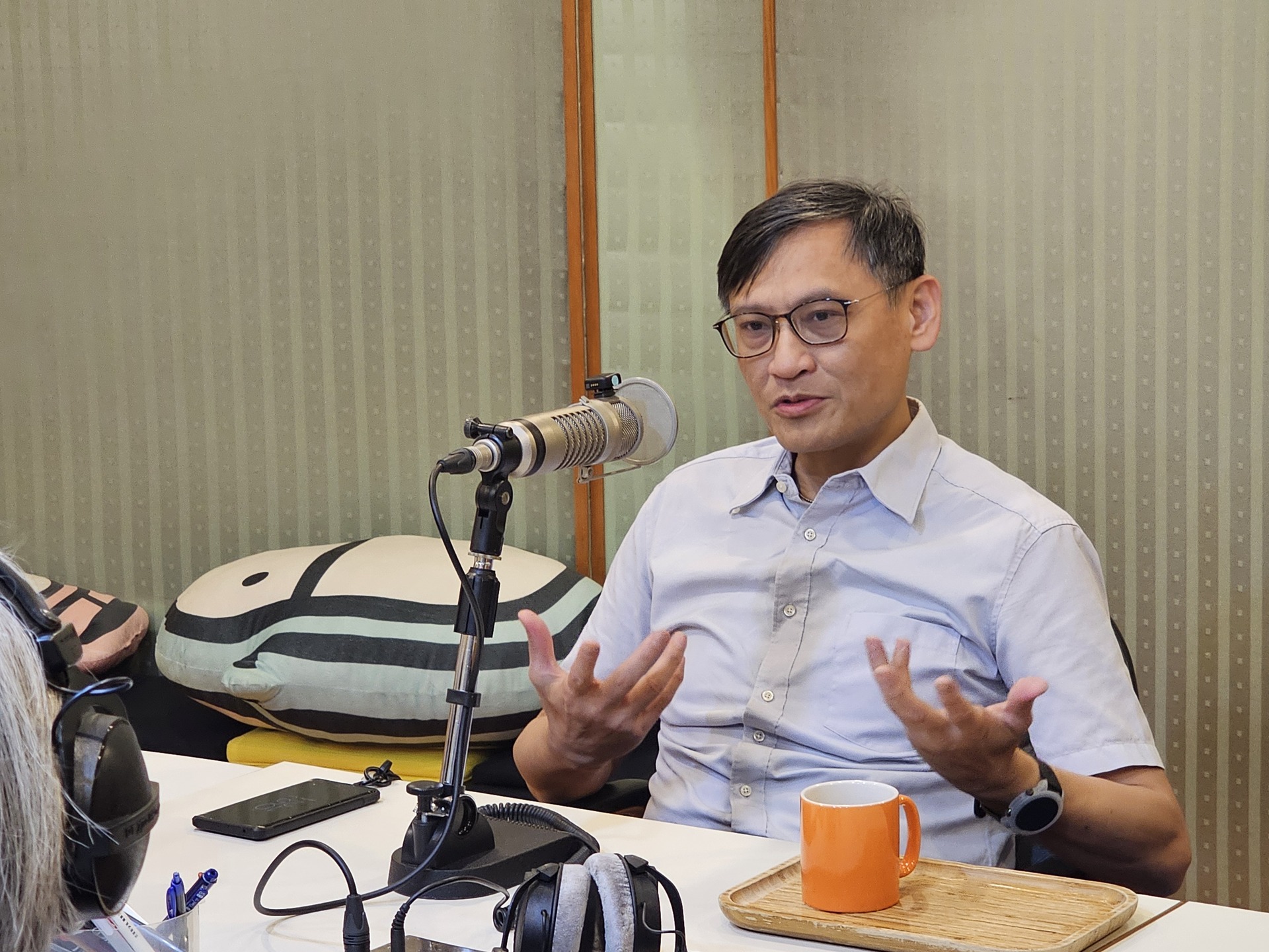 化材系特聘教授鍾宜璋接受教廣電台高雄台《簾簷跤》專訪003