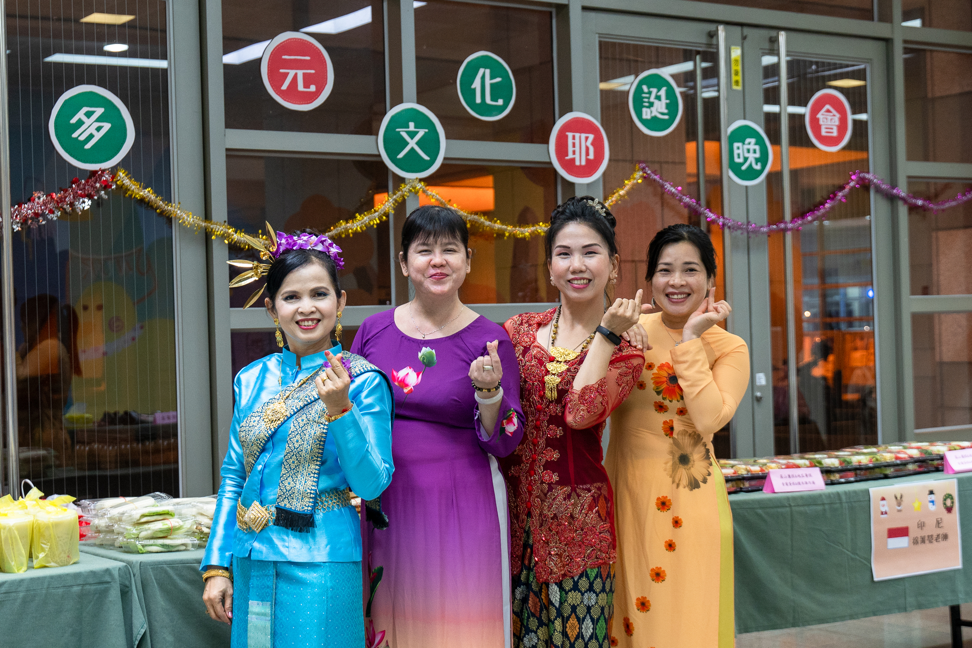 高雄大學學務處與新住民子女社17日舉辦「多元文化耶誕晚會」005