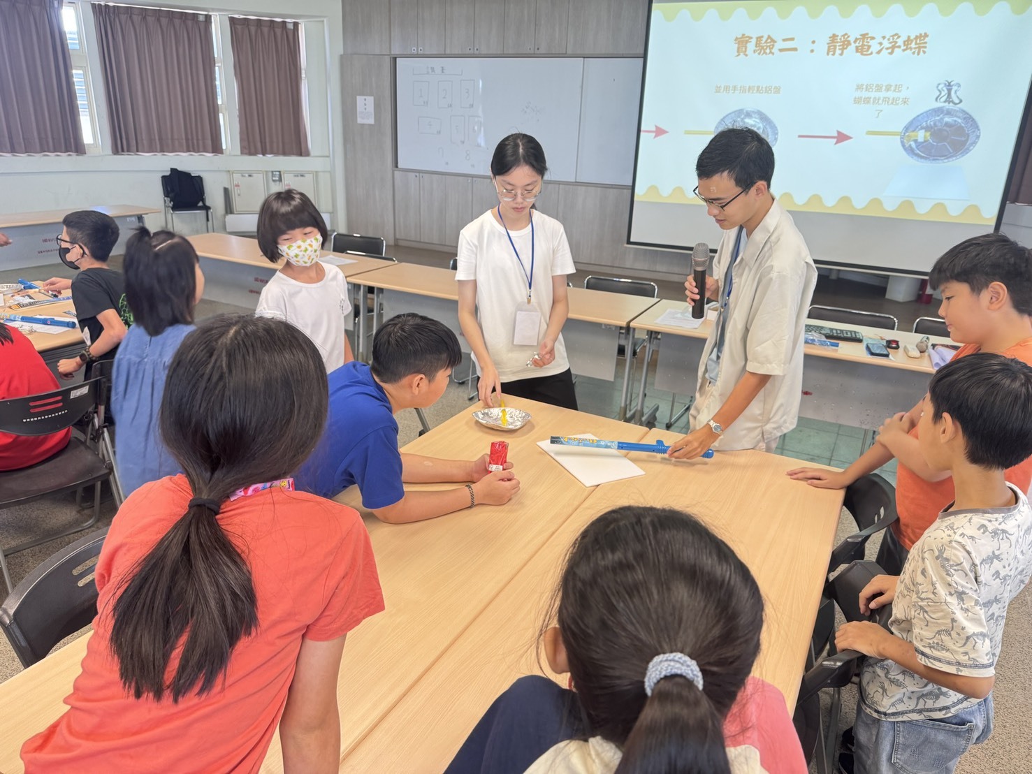 科學教育中心由生命科學系副教授高佑靈帶領師生團隊,日前分別走入彌陀國中與嘉興國中,舉辦「台17科學體驗營」013圖片