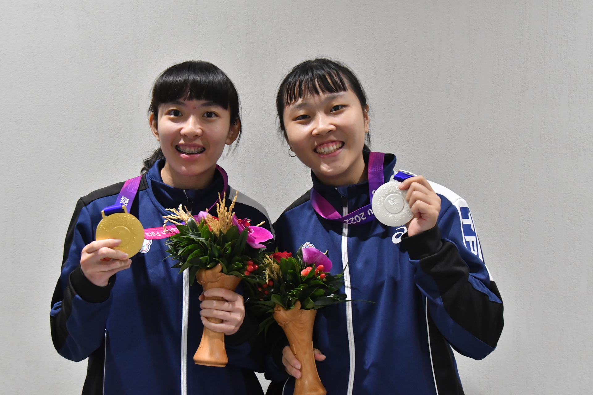 【Photo provide: Ministry of education, department of Physical Education】Clinched both the gold and silver medals in the "Women's Singles TT10 Class."
