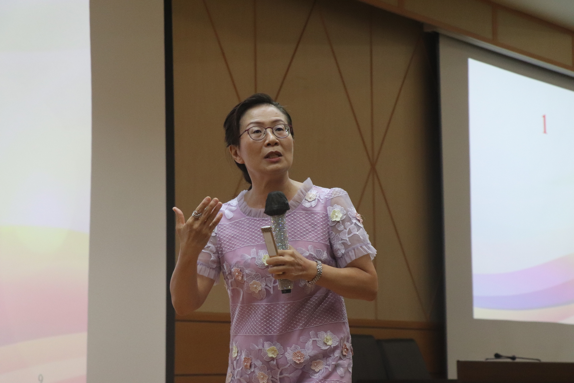 國際處舉辦「心靈探索與成長講座」 邀晶菱老師主講005