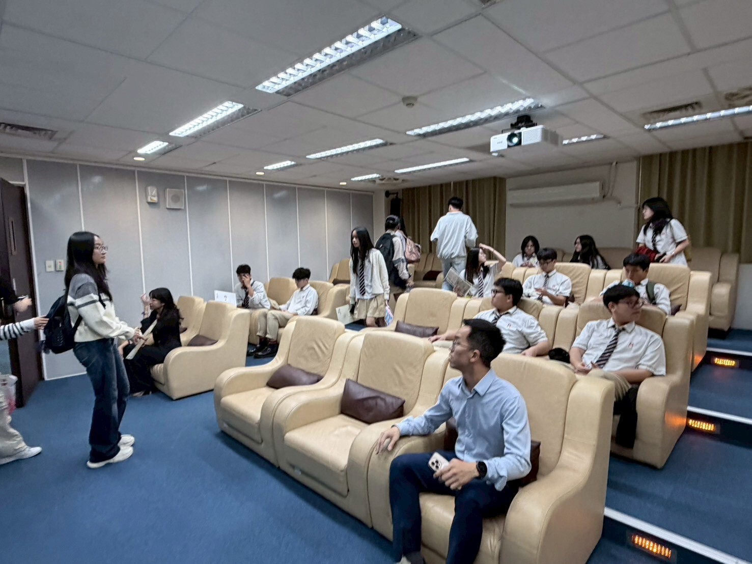 高雄大學連結越南黃梅星星中學  台越學生交流體驗冬至文化  012圖片