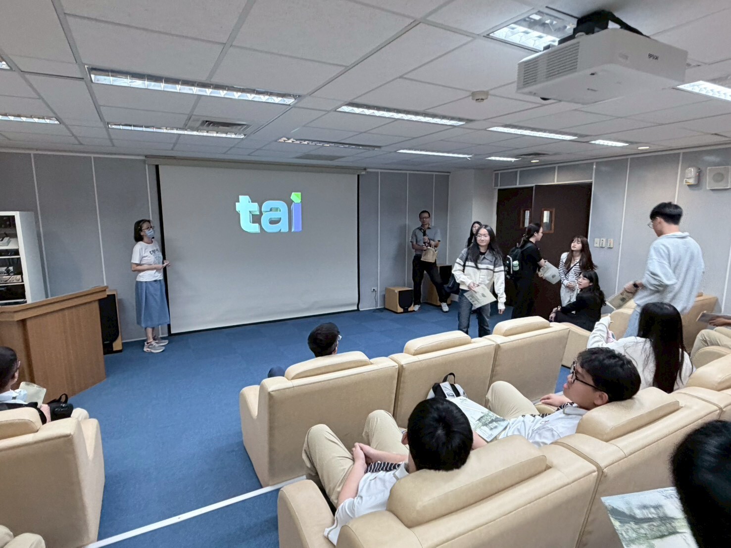 高雄大學連結越南黃梅星星中學  台越學生交流體驗冬至文化  013圖片