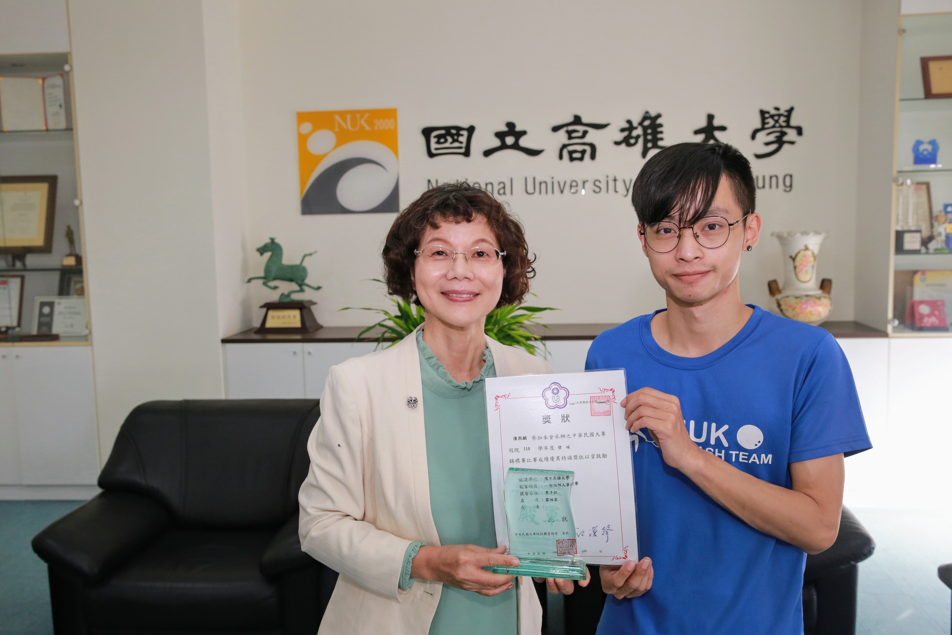 高雄大學校長陳月端接見嘉勉社團「壁球社」006