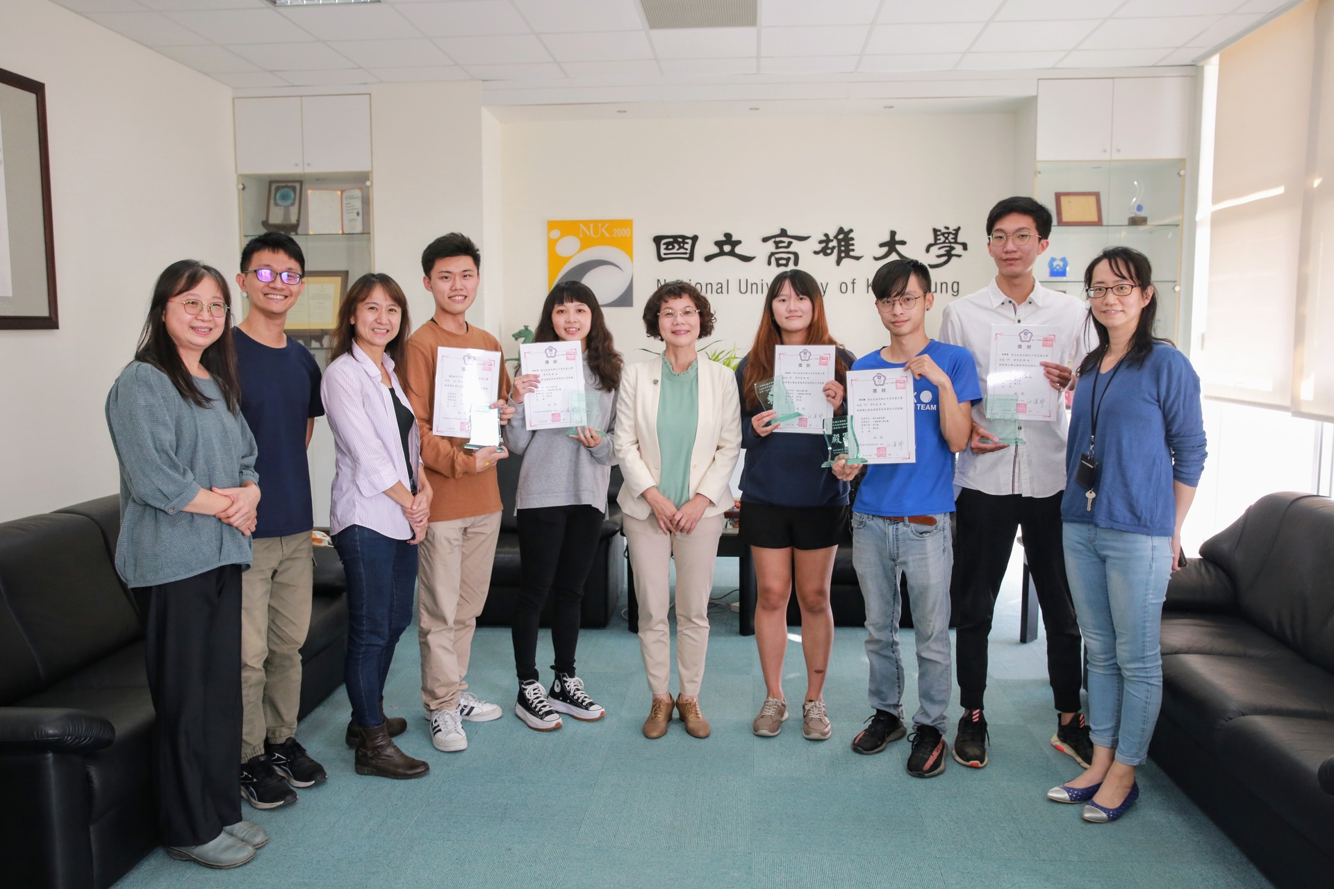 高雄大學校長陳月端接見嘉勉社團「壁球社」009